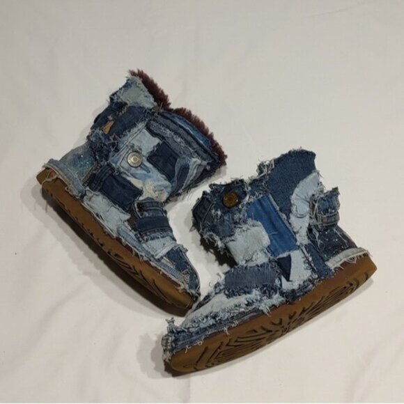 UGG Custom Denim Patchwork Bailey Button Boots 6Y 5W - Picture 3 of 11